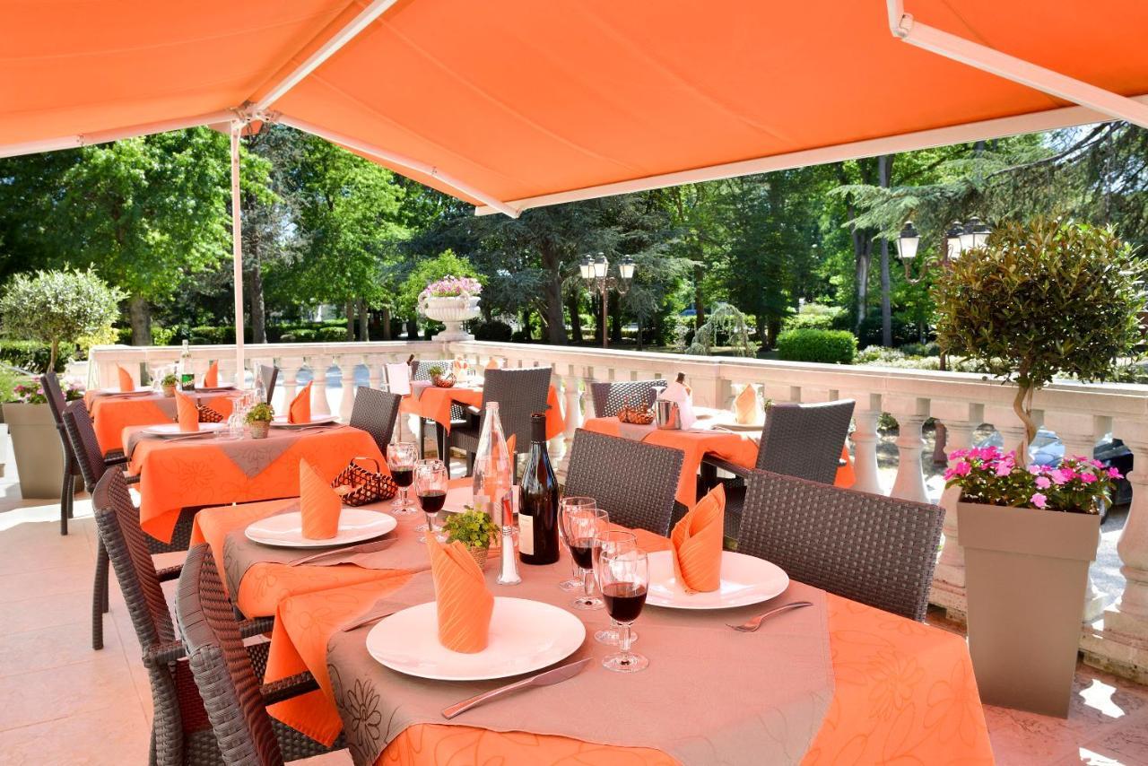 Logis Hotel Restaurant Le Parc サルブリ エクステリア 写真