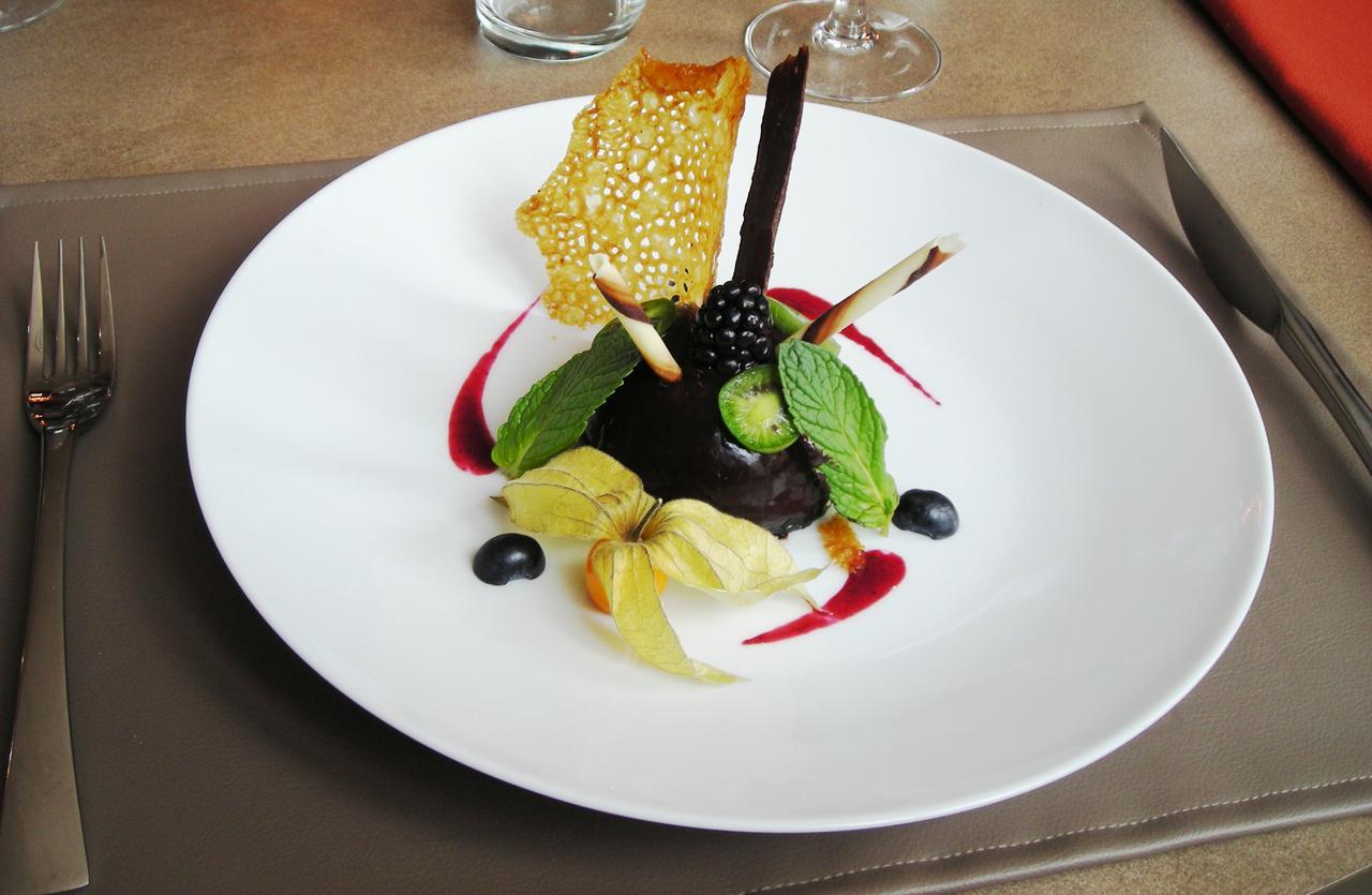 Logis Hotel Restaurant Le Parc サルブリ エクステリア 写真