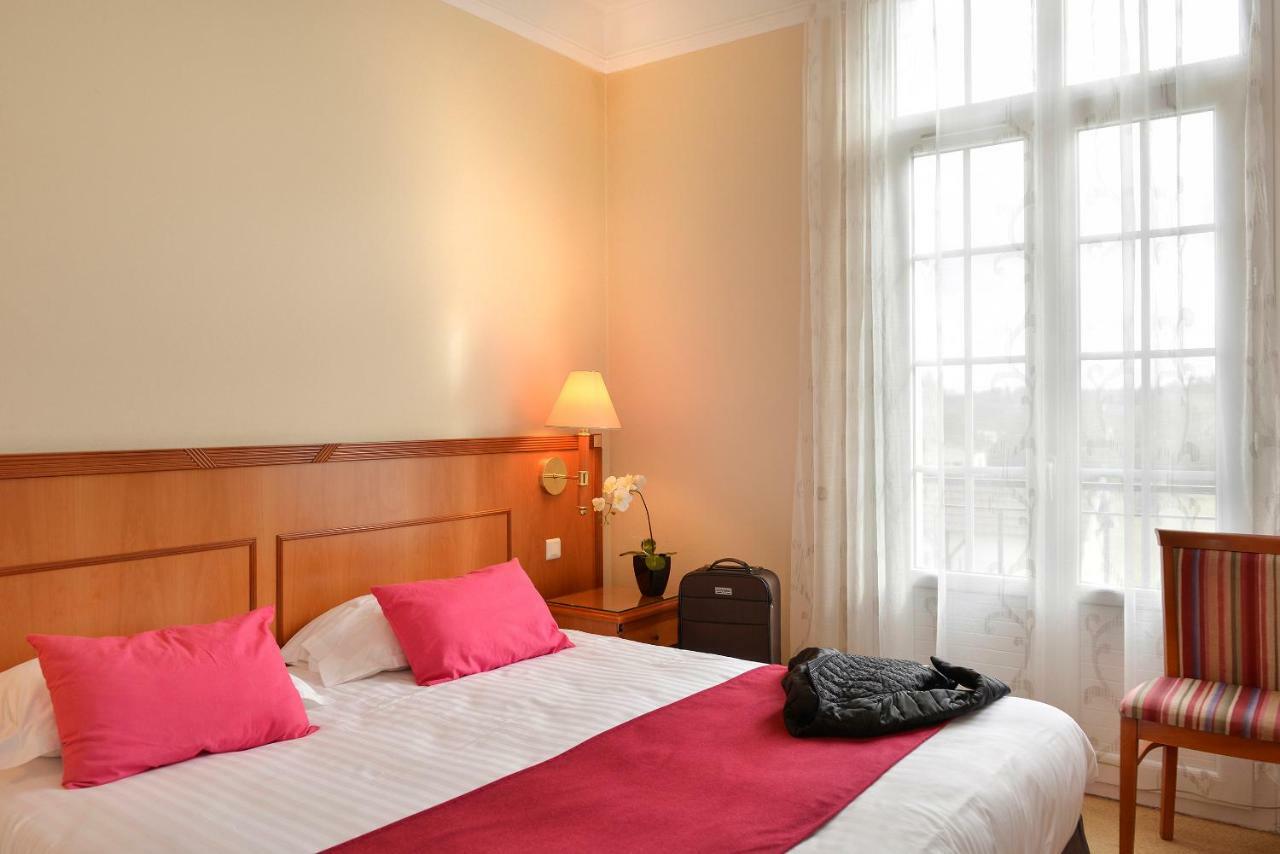 Logis Hotel Restaurant Le Parc サルブリ エクステリア 写真